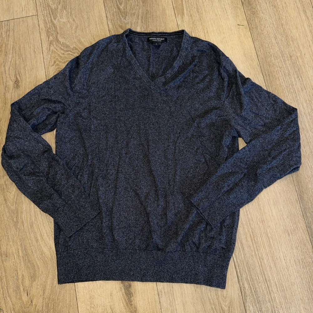 Banana Republic Men's Sweater Large‎ Gray V Neck Silk Cahmere Luxury Blend